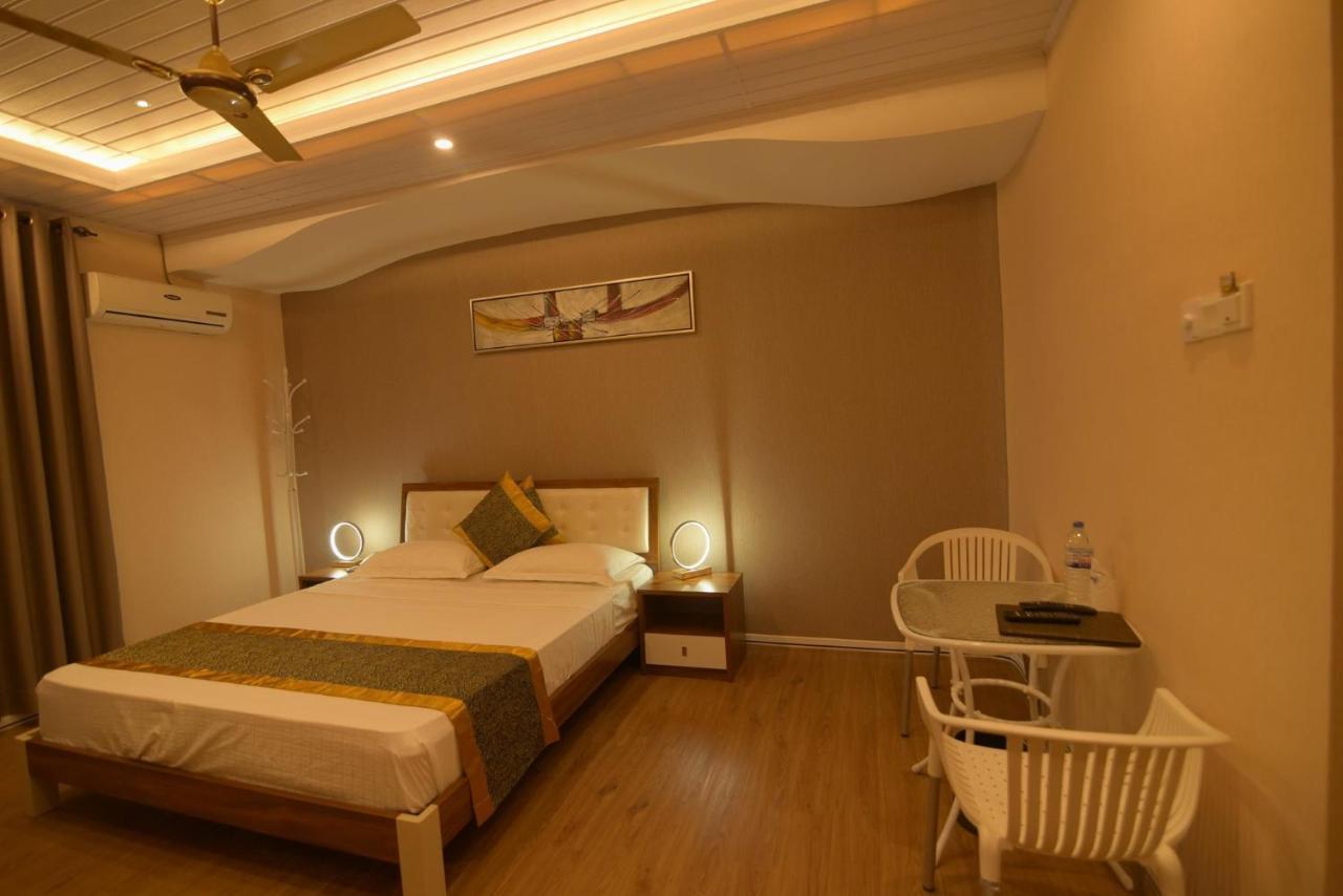 Hotel Blue Sky Курунегала Екстериор снимка